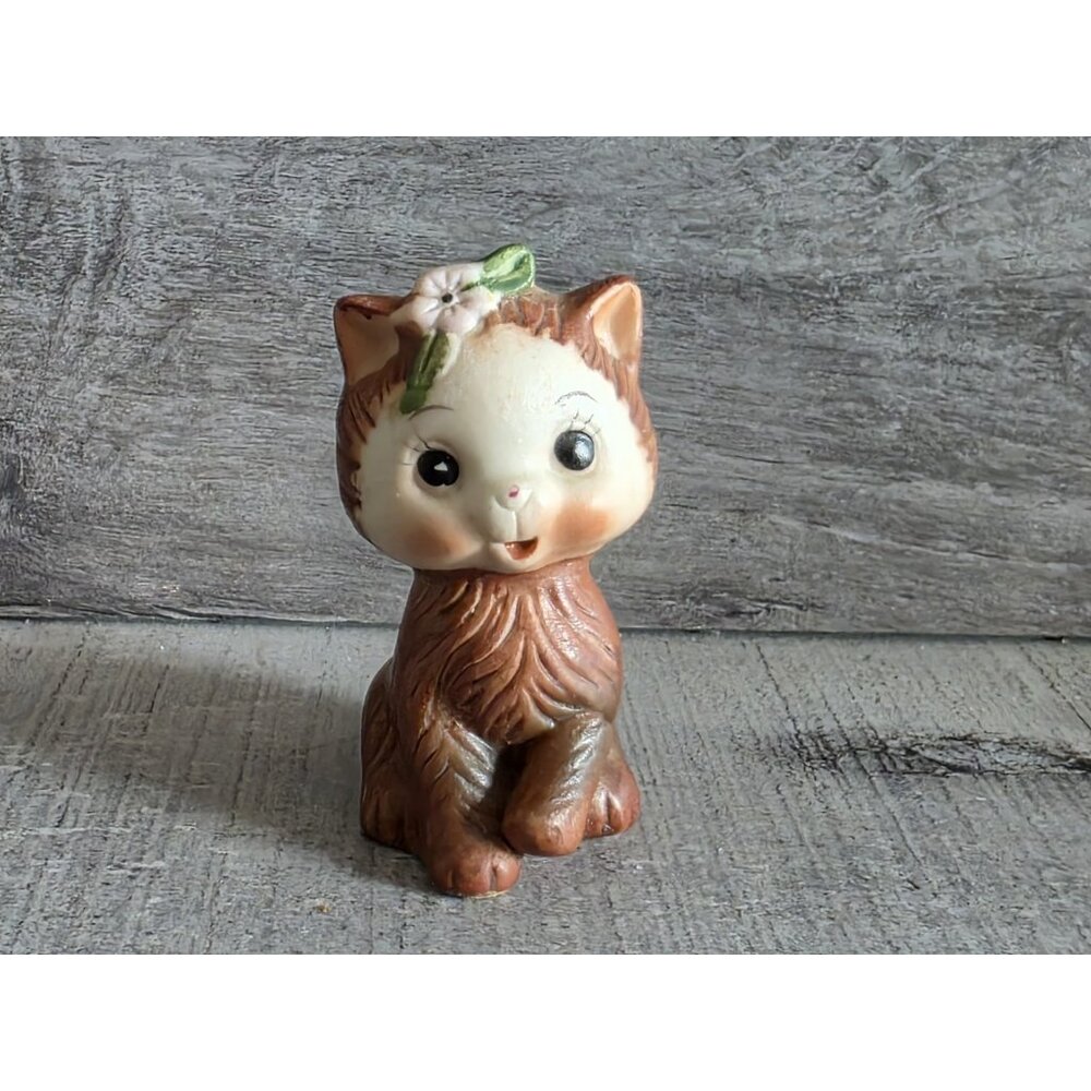 Vintage Porcelain Cat SALT ONLY Shaker w/Pink Flowers Crafted in Korea 261d4